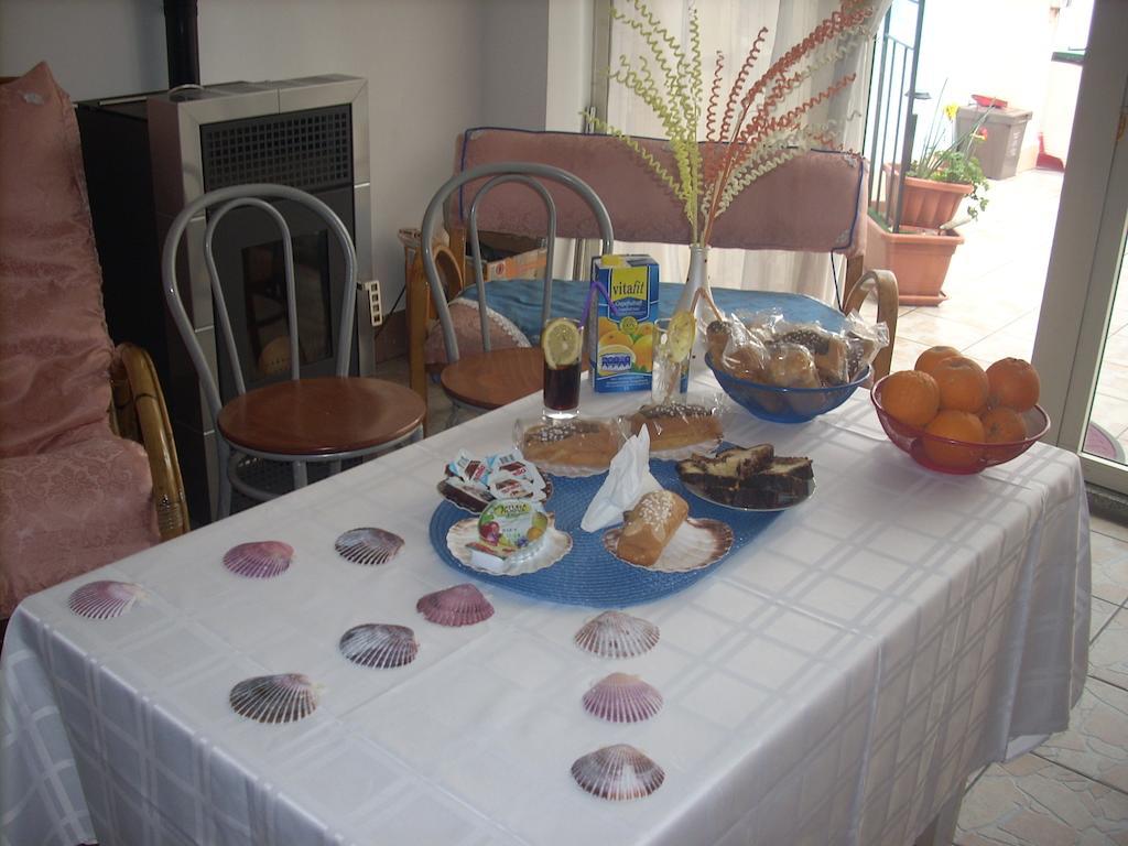 Beb I Delfini Di Casa Paola Bed & Breakfast Mascali Luaran gambar