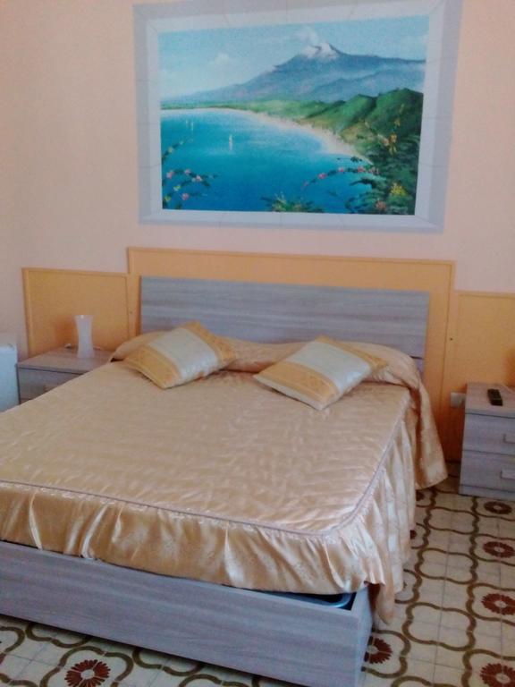 Beb I Delfini Di Casa Paola Bed & Breakfast Mascali Luaran gambar
