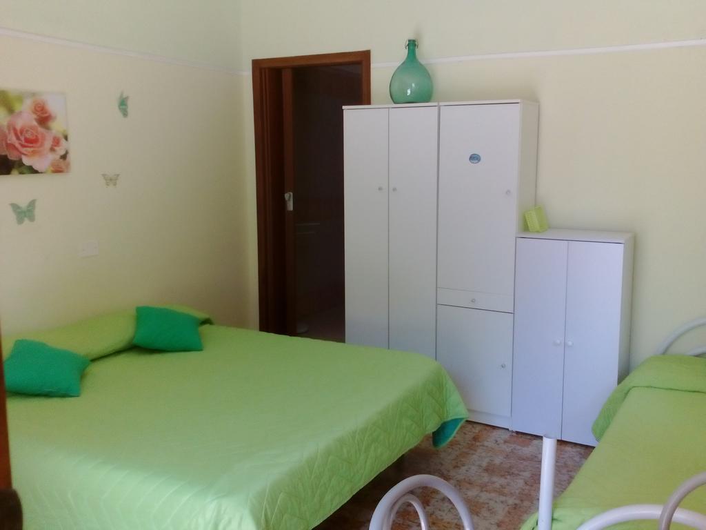 Beb I Delfini Di Casa Paola Bed & Breakfast Mascali Luaran gambar
