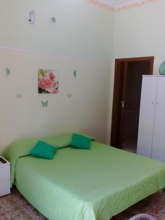 Beb I Delfini Di Casa Paola Bed & Breakfast Mascali Luaran gambar