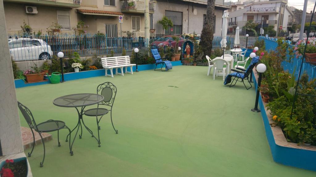 Beb I Delfini Di Casa Paola Bed & Breakfast Mascali Luaran gambar