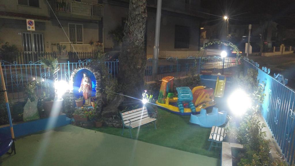 Beb I Delfini Di Casa Paola Bed & Breakfast Mascali Luaran gambar