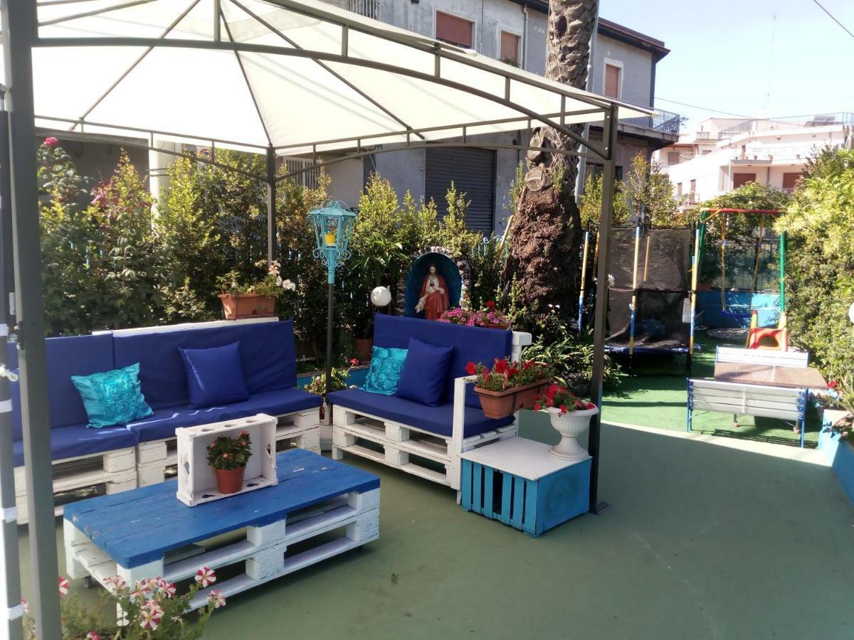 Beb I Delfini Di Casa Paola Bed & Breakfast Mascali Luaran gambar
